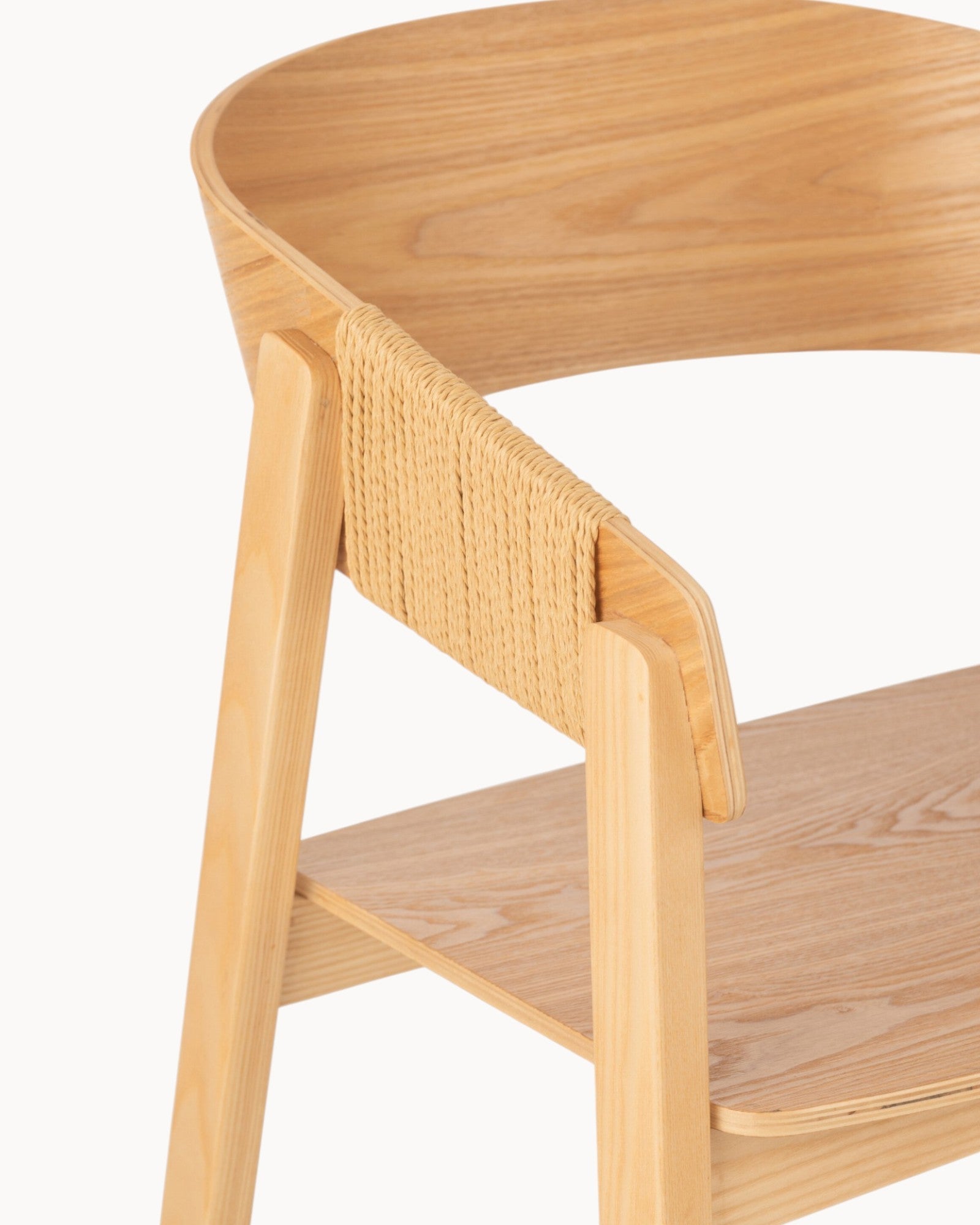 Elegant Sort Stol i Asketræ med Rebsæde – Ergonomisk Design til Spisestue og Opholdsstue, Sædehøjde 45,3 cm, Bæreevne 150 kg 4