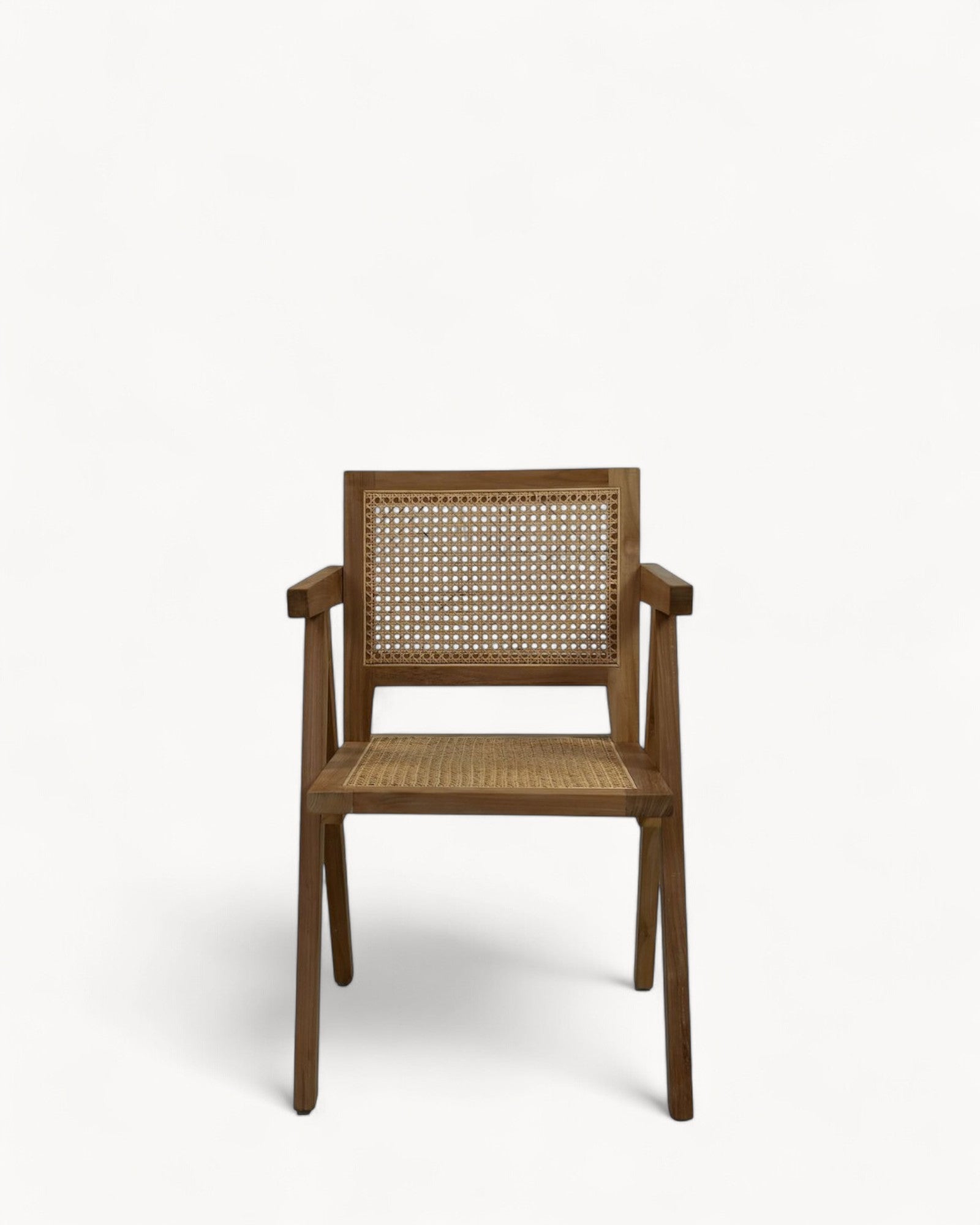 Spisestuestol med Armlæn i Teak og Rattan – Komfortabel Boho Stolsdesign til Spisestuen og Terrassen 2